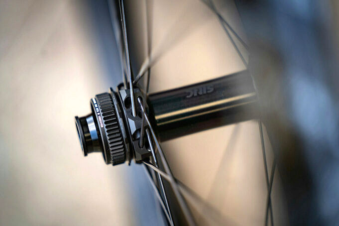 FIRST LOOK AT THE DT SWISS CARBON FIBER MOUNTAIN BIKE RIM