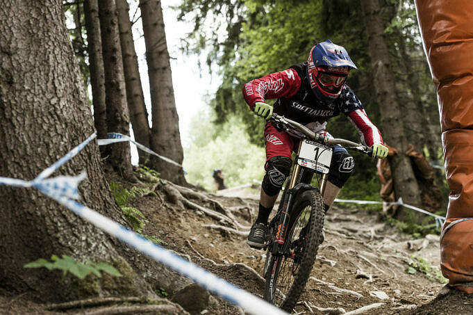 SAM HILL And SABRINA JONIER ARE DH-WORLD CHAMPS